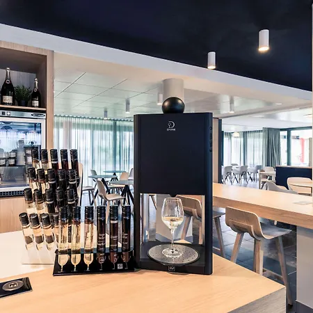Mercure Nantes Ouest Zenith Hotel 4*