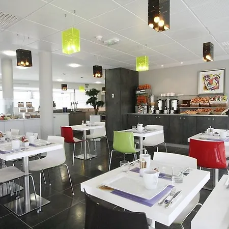 Mercure Nantes Ouest Zenith 4* סנט-הרבלן