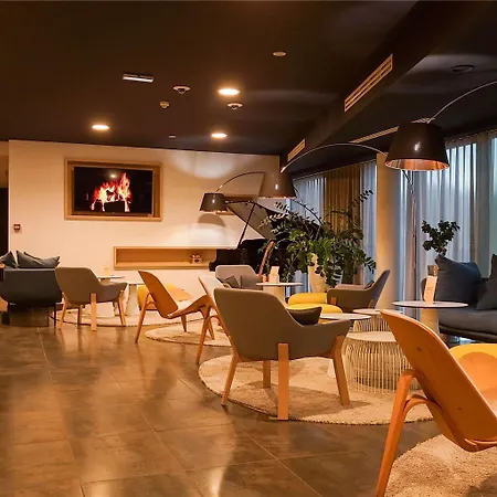 호텔 Mercure Nantes Ouest Zenith 4*