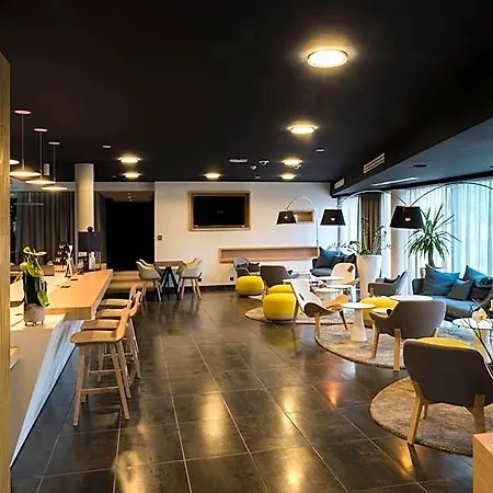 Mercure Nantes Ouest Zenith 4* 圣埃尔布兰